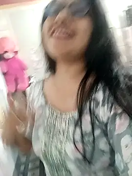 Vanshika1432 online show from 11-07-25, 06:13