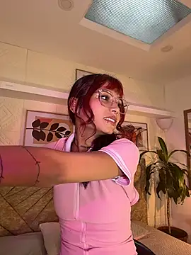 Snapshot of Emma_duff chatting on 08-04-26, 07:38 Emma duff online show from 08-04-26, 07:38
