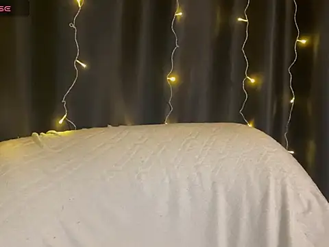 Snapshot of Veksal1a chatting on 11-13-25, 09:25 Veksal1a online show from 11-13-25, 09:25