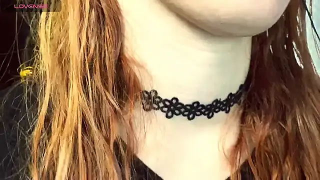 Snapshot of Veksal1a chatting on 11-26-25, 08:26 Veksal1a online show from 11-26-25, 08:26