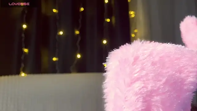 Snapshot of Veksal1a chatting on 11-27-25, 04:42 Veksal1a online show from 11-27-25, 04:42