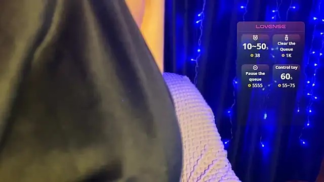 Snapshot of Veksal1a chatting on 05-20-26, 08:48 Veksal1a online show from 05-20-26, 08:48