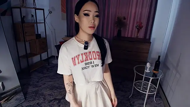 PeonyyKittyy online show from 10-24-25, 08:00