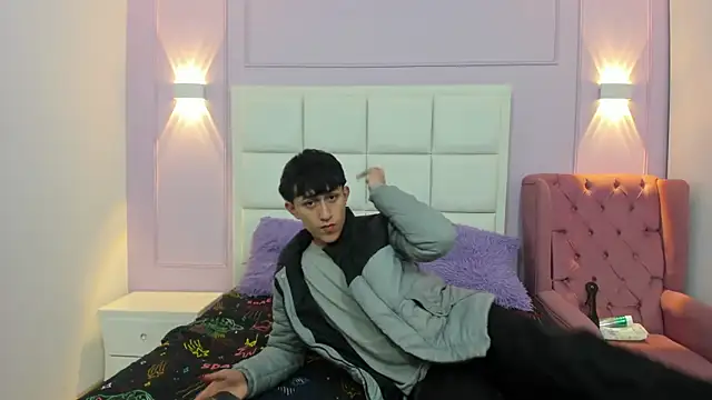 hoot booys  online show from 12-17-25, 09:21