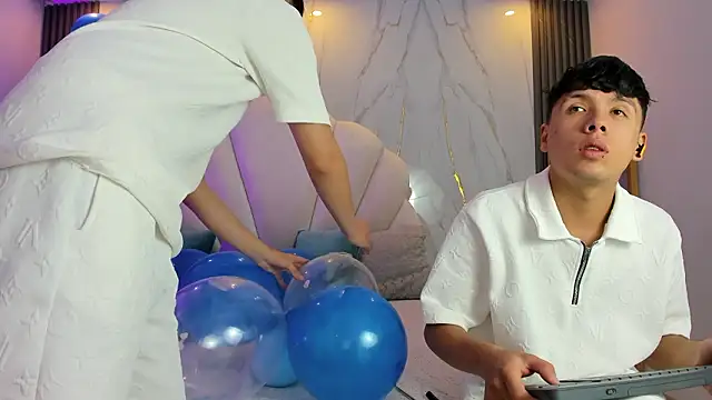 hoot booys  online show from 02-19-26, 09:00