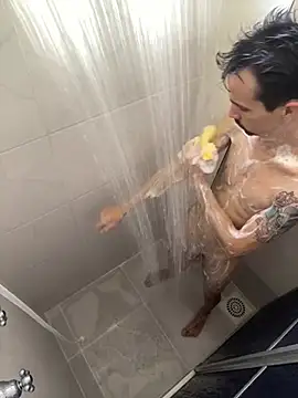 Snapshot of leozin01 chatting on 03-23-26, 01:59 leozin01 online show from 03-23-26, 01:59