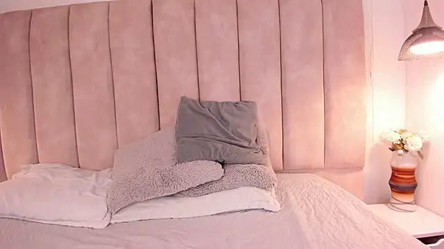 Snapshot of Marie_Rosee_ chatting on 10-22-25, 12:38 Marie Rosee online show from 10-22-25, 12:38