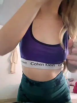 bambiluly online show from 11-18-25, 07:51