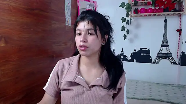 petite coral online show from 04-22-26, 12:57