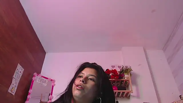petite coral online show from 05-24-26, 12:48