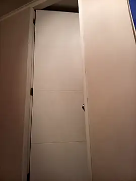 lilivalkova online show from 04-21-26, 02:51