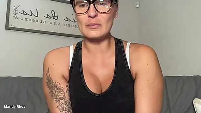 Snapshot of Mandyrheaa chatting on 10-23-25, 10:52 Mandyrheaa online show from 10-23-25, 10:52