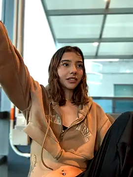 MiaaCute- online show from 10-17-25, 07:16