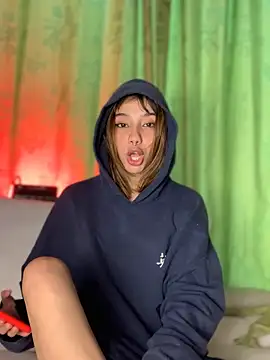 MiaaCute- online show from 10-22-25, 09:03