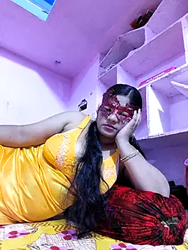 Snapshot of SAIRA-hot chatting on 11-19-25, 05:46 SAIRA-hot online show from 11-19-25, 05:46