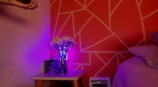 Snapshot of Violetafetish-dirty chatting on 03-06-25, 01:37 Violetafetish-dirty online show from 03-06-25, 01:37