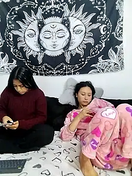 emily n abby online show from 04-11-26, 12:20