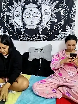emily n abby online show from 06-18-26, 05:17
