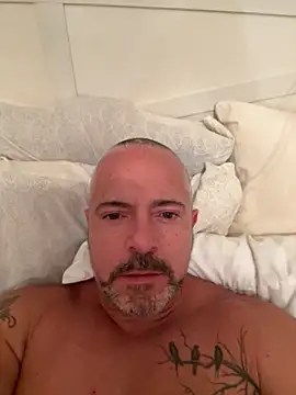 Snapshot of 1totangox chatting on 11-15-25, 04:32 1totangox online show from 11-15-25, 04:32