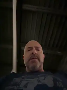 Snapshot of 1totangox chatting on 11-17-25, 10:32 1totangox online show from 11-17-25, 10:32