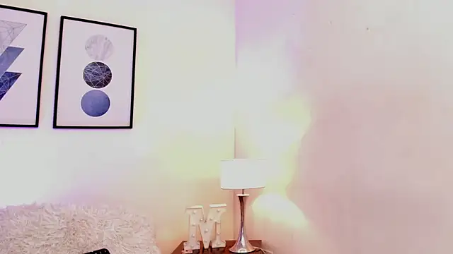 Amelia Brixton online show from 05-12-26, 05:04