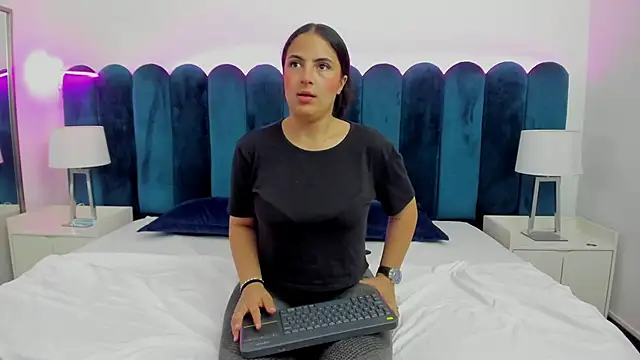 AuraSky  online show from 11-11-25, 07:25