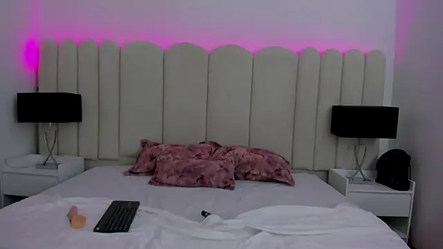 AuraSky  online show from 11-20-25, 06:40