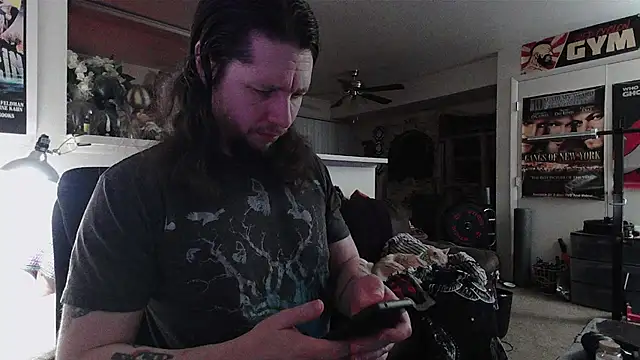 biggerisbetter12 online show from 03-18-26, 07:44