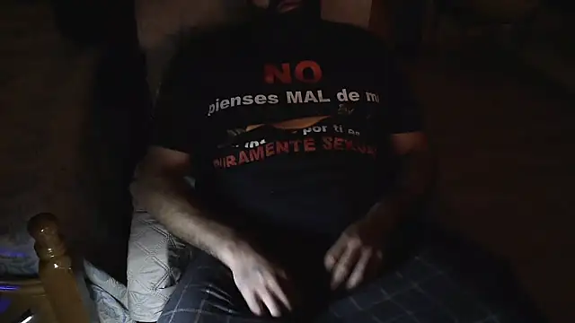 Snapshot of parejitafenix69 chatting on 11-11-25, 01:05 parejitafenix69 online show from 11-11-25, 01:05