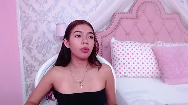 GabrielaSuarez online show from 10-22-25, 12:49