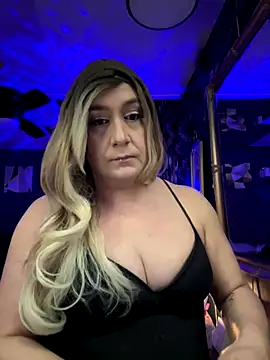 Snapshot of itsPartybarbie chatting on 10-17-25, 08:06 itsPartybarbie online show from 10-17-25, 08:06