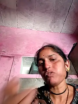 Snapshot of Pooja_shre chatting on 03-08-26, 04:38 Pooja shre online show from 03-08-26, 04:38