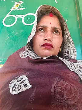 Snapshot of Pooja_shre chatting on 03-09-26, 07:34 Pooja shre online show from 03-09-26, 07:34