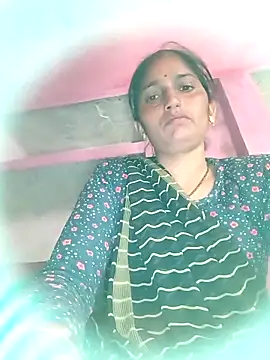 Snapshot of Pooja_shre chatting on 03-15-26, 02:39 Pooja shre online show from 03-15-26, 02:39