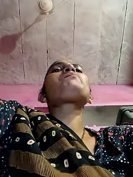 Snapshot of Pooja_shre chatting on 03-17-26, 01:36 Pooja shre online show from 03-17-26, 01:36