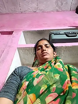 Snapshot of Pooja_shre chatting on 04-14-26, 05:13 Pooja shre online show from 04-14-26, 05:13