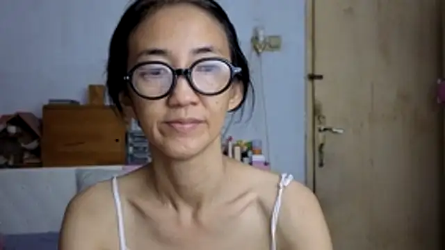 Snapshot of princessD077 chatting on 05-06-26, 04:34 princessD077 online show from 05-06-26, 04:34