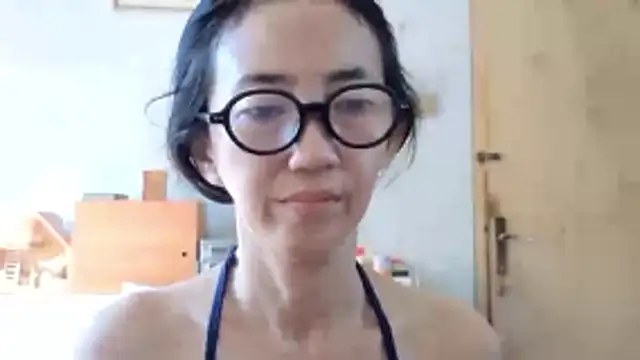 Snapshot of princessD077 chatting on 05-13-26, 01:58 princessD077 online show from 05-13-26, 01:58