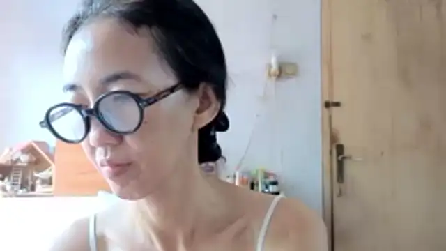 Snapshot of princessD077 chatting on 05-18-26, 02:51 princessD077 online show from 05-18-26, 02:51