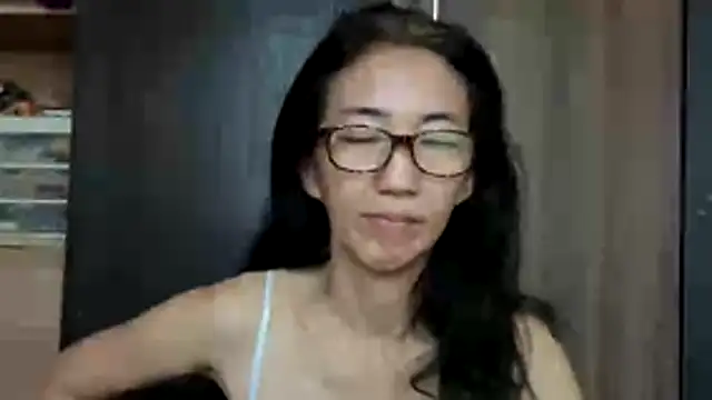 Snapshot of princessD077 chatting on 05-29-26, 03:59 princessD077 online show from 05-29-26, 03:59