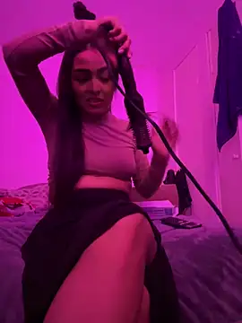 Snapshot of sexywiffeee chatting on 10-26-25, 09:10 sexywiffeee online show from 10-26-25, 09:10