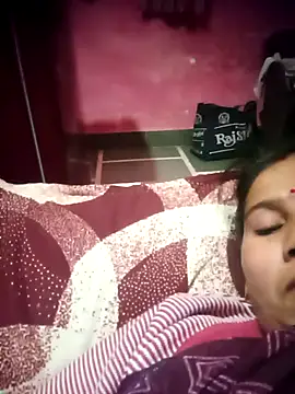 OliveGreen22 online show from 11-24-25, 12:32