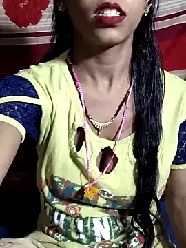 Itz Aisha   online show from 10-29-25, 01:57