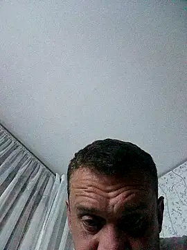 Snapshot of PeteR1987- chatting on 10-21-25, 08:20 PeteR1987- online show from 10-21-25, 08:20