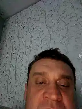 Snapshot of PeteR1987- chatting on 11-25-25, 08:20 PeteR1987- online show from 11-25-25, 08:20