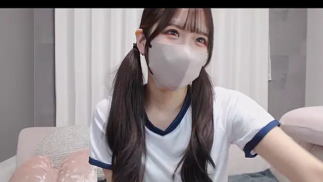 Snapshot of LOVE_MIREI_LOVE chatting on 11-04-25, 11:31 LOVE MIREI LOVE online show from 11-04-25, 11:31