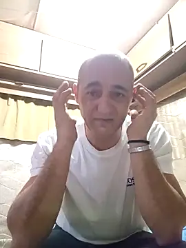 Emanuell1983 online show from 12-18-25, 08:15