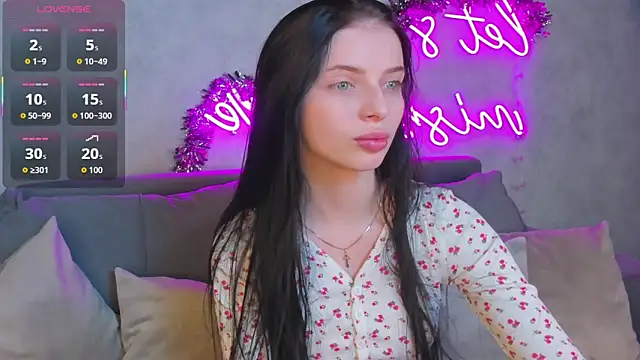 Snapshot of Eva_Mayers chatting on 01-12-26, 12:49 Eva Mayers online show from 01-12-26, 12:49