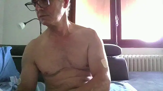 Snapshot of Sexyfab65 chatting on 06-20-26, 03:26 Sexyfab65 online show from 06-20-26, 03:26