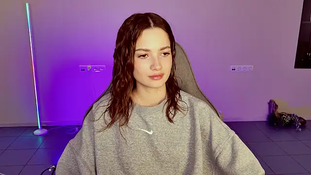 Snapshot of KiraVair chatting on 02-10-26, 12:53 KiraVair online show from 02-10-26, 12:53